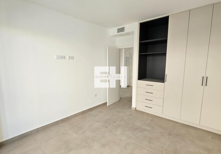 Resale - Apartment - Torrevieja - Paseo Maritimo