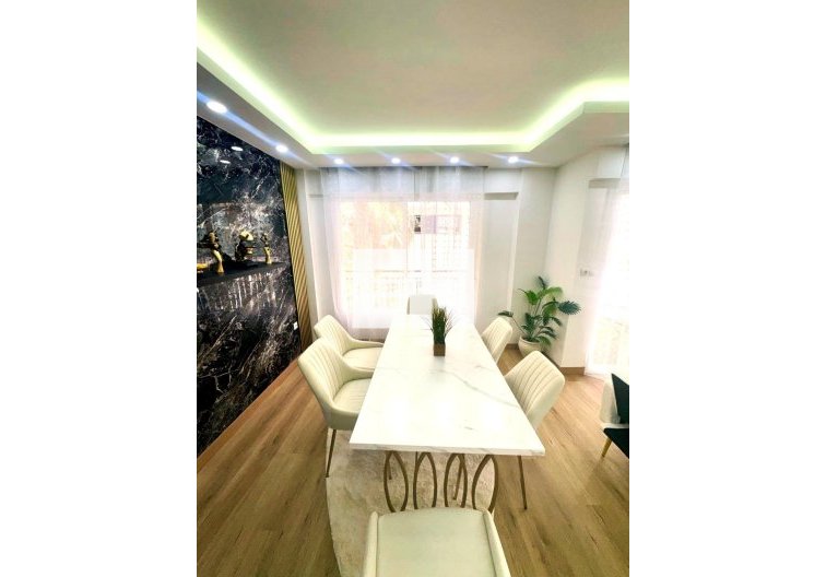 Segunda mano - Apartamento  - Torrevieja - Centro - Muelle Pesquero
