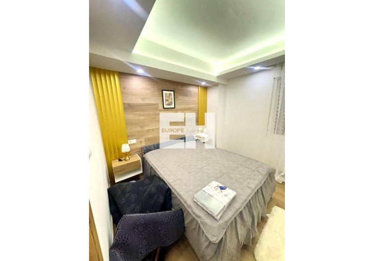 Segunda mano - Apartamento  - Torrevieja - Centro - Muelle Pesquero