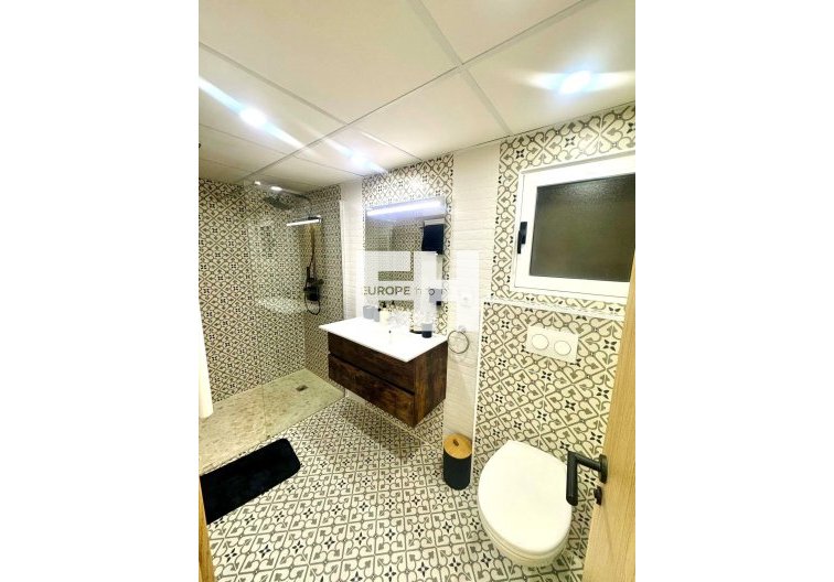 Segunda mano - Apartamento  - Torrevieja - Centro - Muelle Pesquero