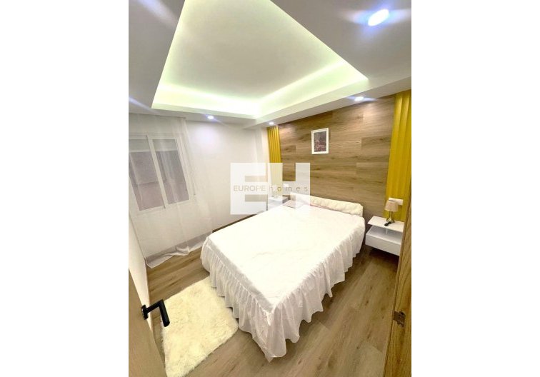 Segunda mano - Apartamento  - Torrevieja - Centro - Muelle Pesquero