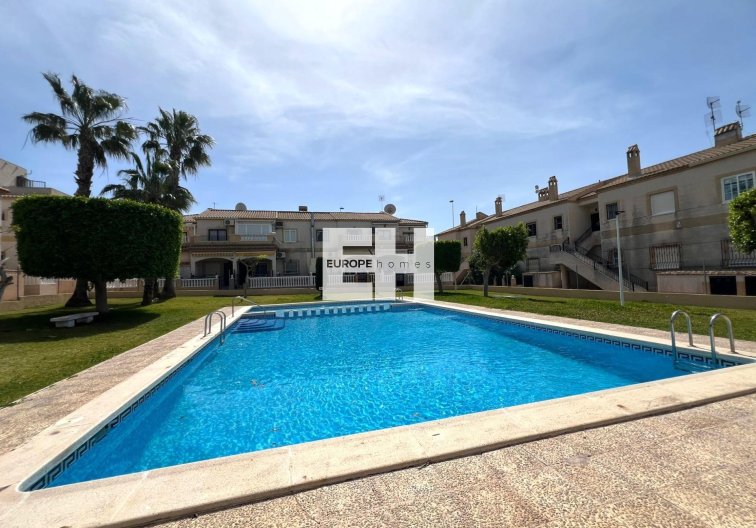 Revente - Bungalow - Torrevieja - Aguas Nuevas