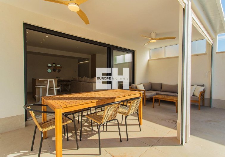 Resale - town house - Torrevieja - La Siesta