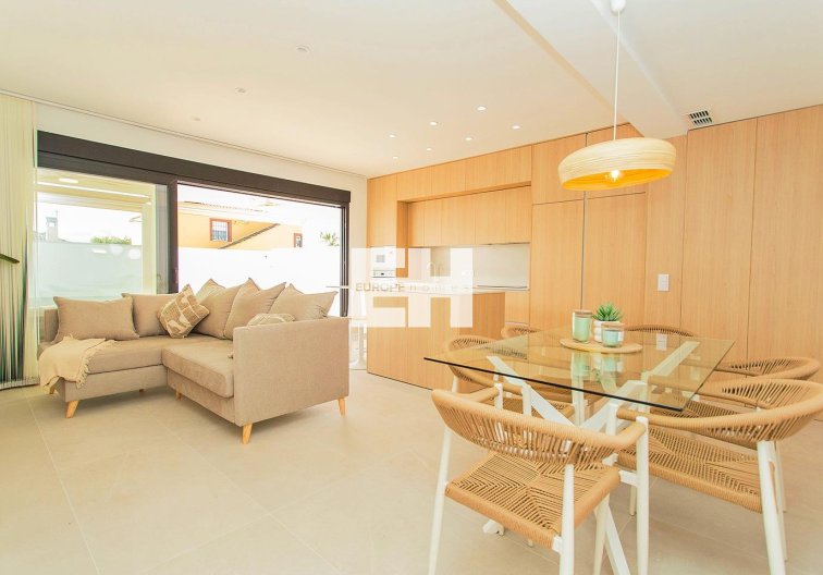 Resale - town house - Torrevieja - La Siesta