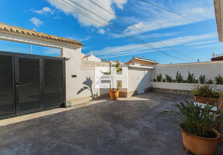 Resale - town house - Torrevieja - La Siesta