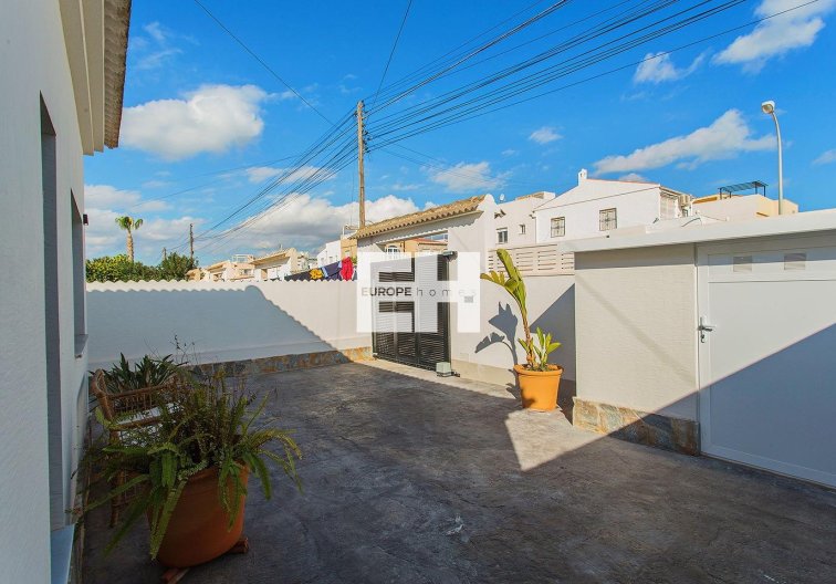 Resale - town house - Torrevieja - La Siesta