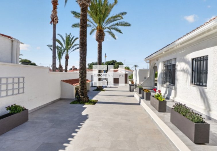Herverkoop - villa - Torrevieja - Costa Blanca
