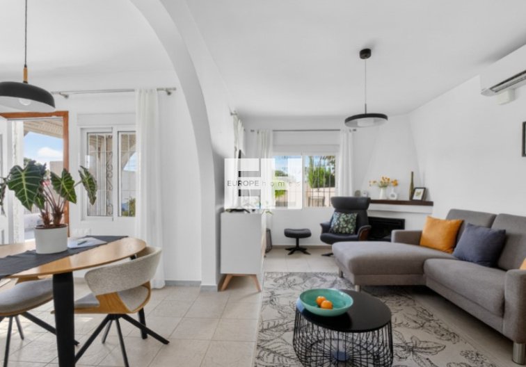 Herverkoop - villa - Torrevieja - Costa Blanca