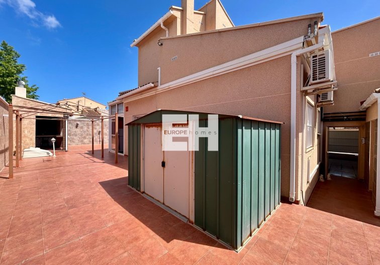Resale - villa - Torrevieja - San Luis
