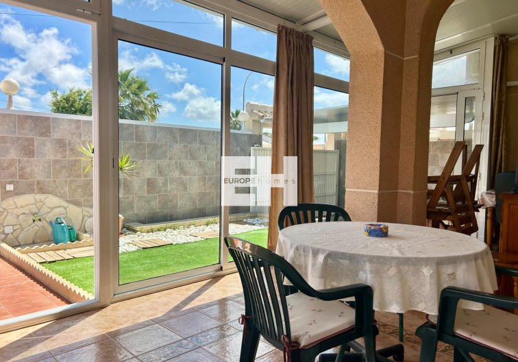 Resale - villa - Torrevieja - San Luis