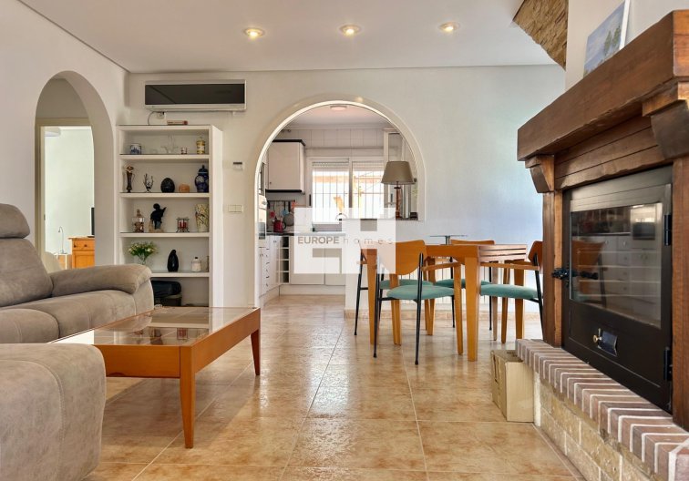 Resale - villa - Torrevieja - San Luis