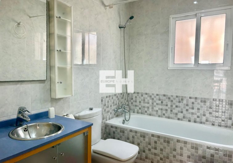 Resale - villa - Torrevieja - San Luis