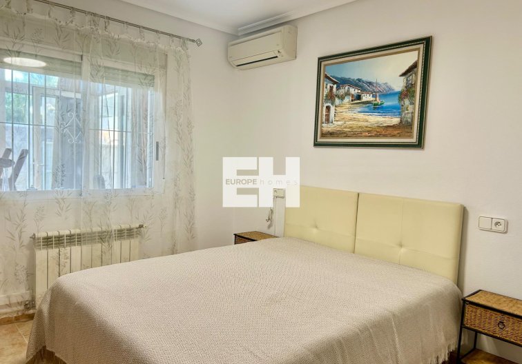 Resale - villa - Torrevieja - San Luis