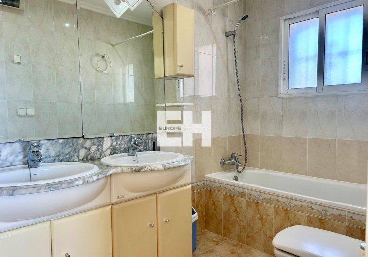 Resale - villa - Torrevieja - San Luis