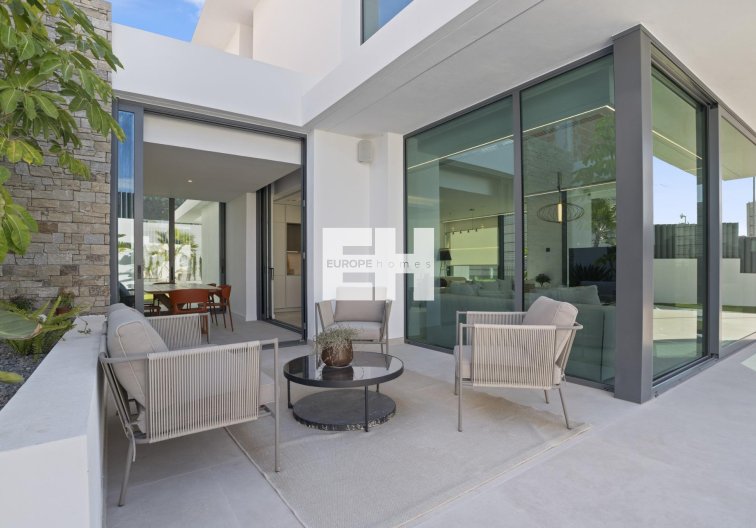Neubau - villa - Benidorm - Rincón De Loix