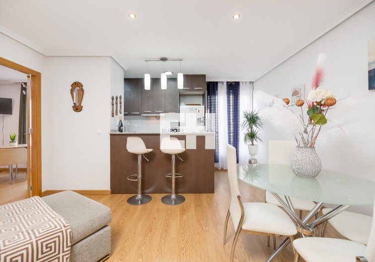 Wiederverkauf - Wohnung - Torrevieja - Centro