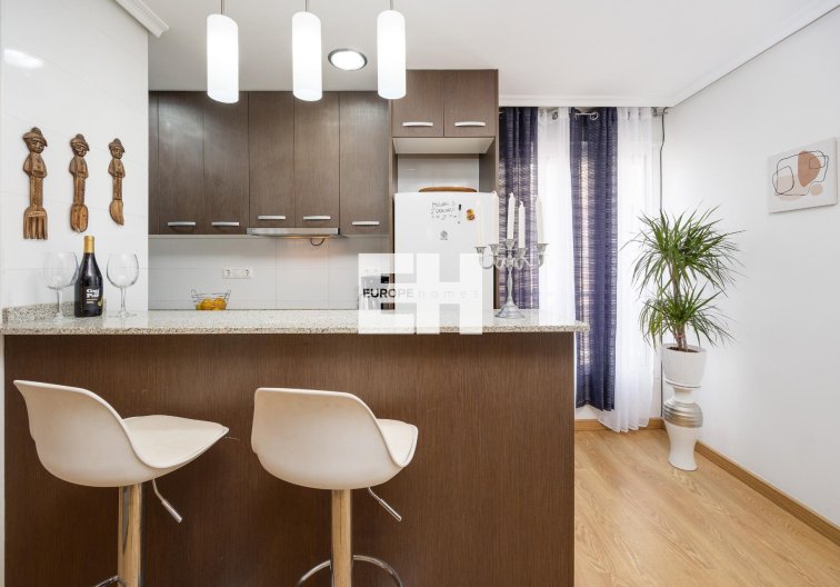 Wiederverkauf - Wohnung - Torrevieja - Centro
