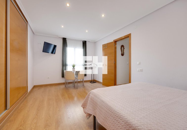 Wiederverkauf - Wohnung - Torrevieja - Centro