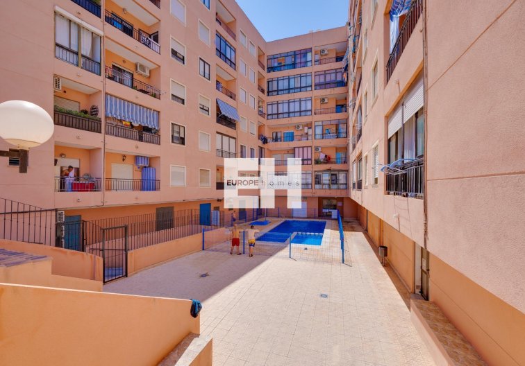 Wiederverkauf - Wohnung - Torrevieja - Centro