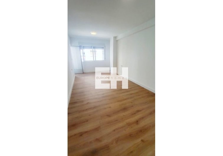 Wiederverkauf - Wohnung - Torrevieja - Centro
