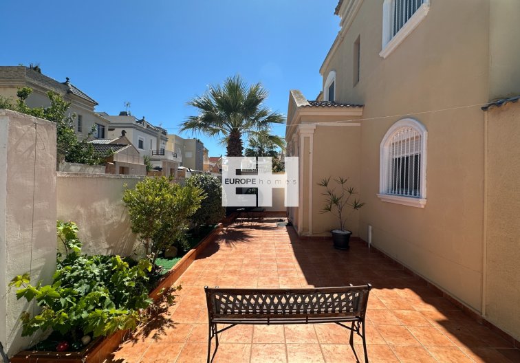 Herverkoop - villa - Torrevieja - Costa Blanca