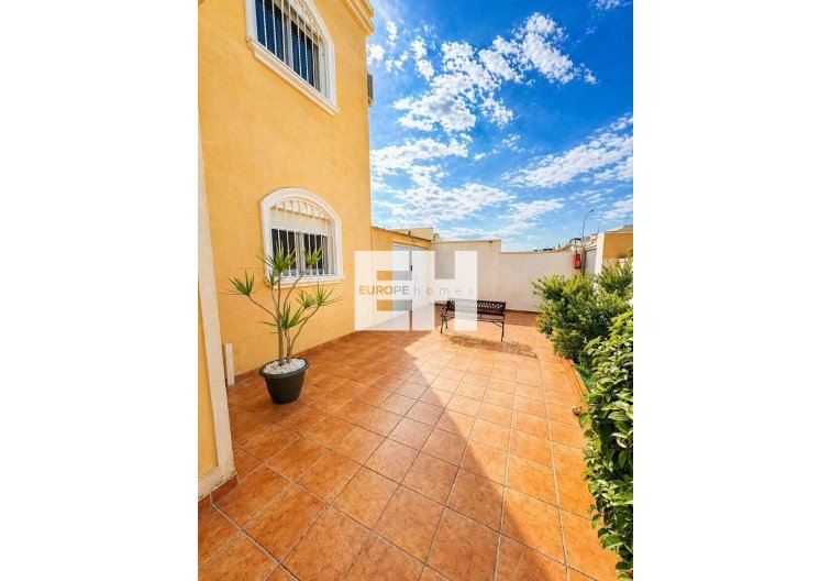 Herverkoop - villa - Torrevieja - Costa Blanca