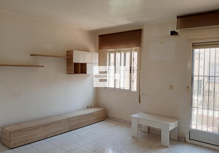 Herverkoop - Duplex - Torrevieja - Carrefour