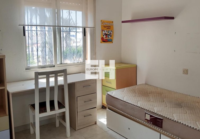 Herverkoop - Duplex - Torrevieja - Carrefour