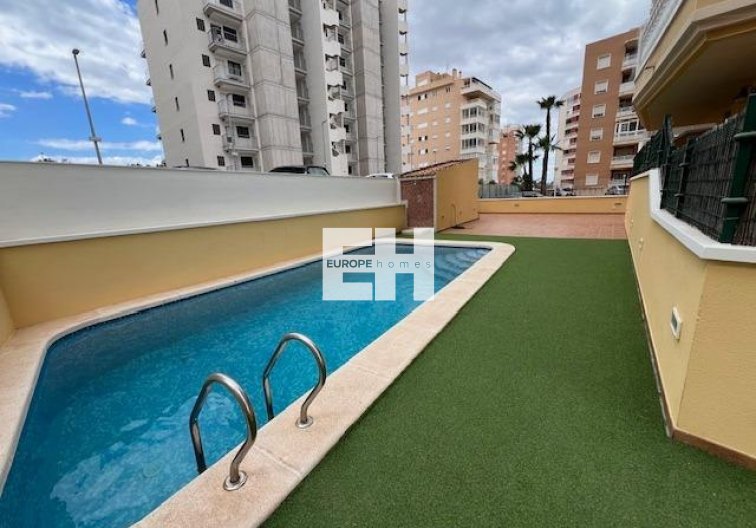Segunda mano - Apartamento  - Guardamar del Segura - Puerto Deportivo