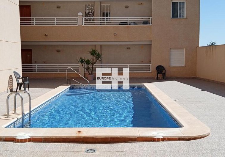 Segunda mano - Apartamento  - Los Montesinos - PUEBLO CENTRO