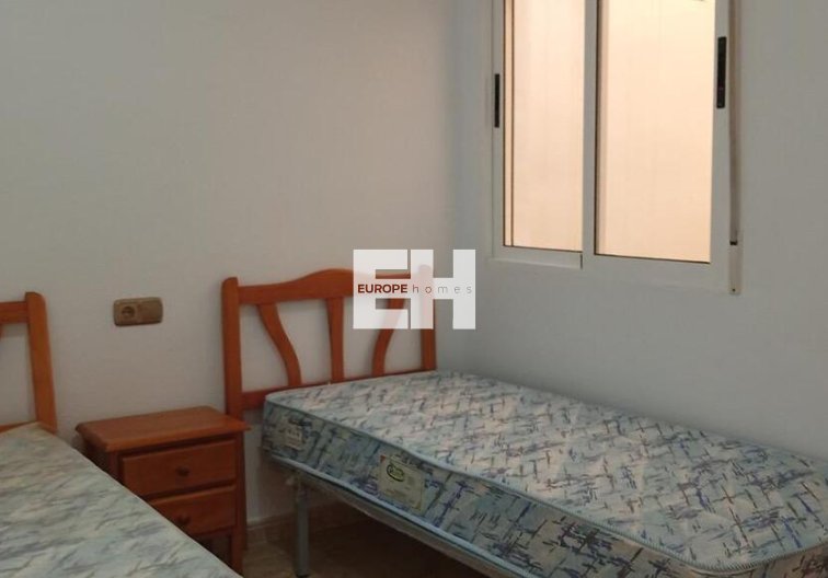 Segunda mano - Apartamento  - Los Montesinos - PUEBLO CENTRO