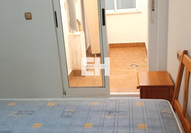 Segunda mano - Apartamento  - Los Montesinos - PUEBLO CENTRO