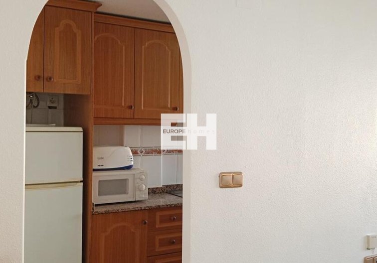 Segunda mano - Apartamento  - Los Montesinos - PUEBLO CENTRO