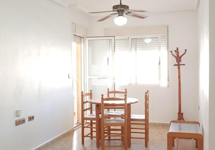 Segunda mano - Apartamento  - Los Montesinos - PUEBLO CENTRO