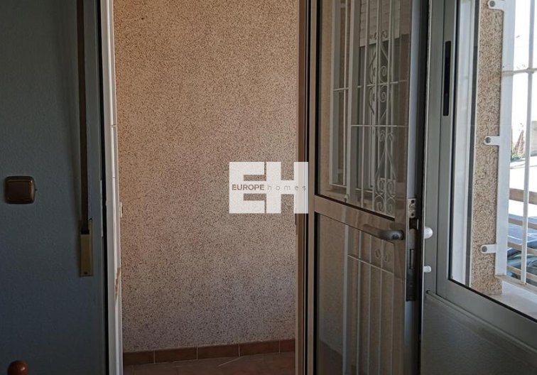 Segunda mano - Apartamento  - Los Montesinos - PUEBLO CENTRO