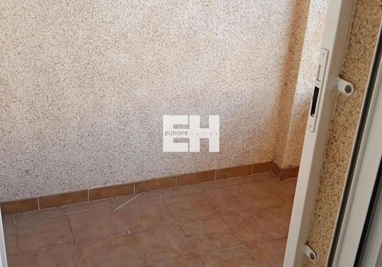 Segunda mano - Apartamento  - Los Montesinos - PUEBLO CENTRO