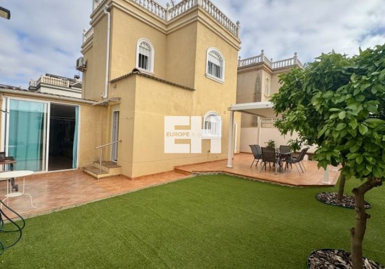 Revente - villa - Torrevieja - Costa Blanca