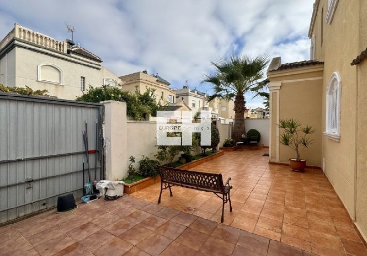 Revente - villa - Torrevieja - Costa Blanca