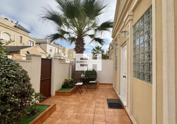 Revente - villa - Torrevieja - Costa Blanca
