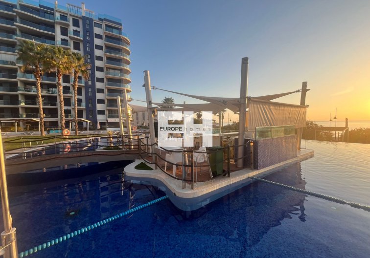 Resale - Apartment - Punta Prima - Costa Blanca