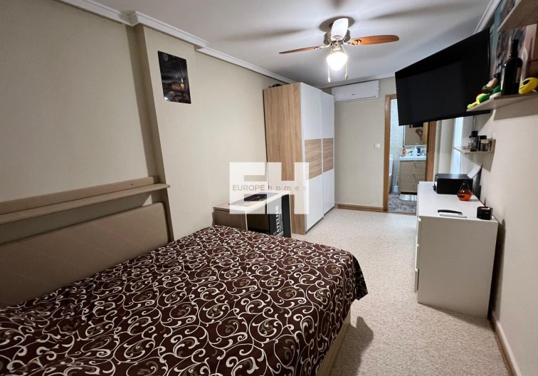 Wiederverkauf - Wohnung - Torrevieja - Centro