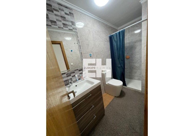 Wiederverkauf - Wohnung - Torrevieja - Centro