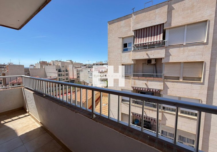 Wiederverkauf - Wohnung - Torrevieja - Centro