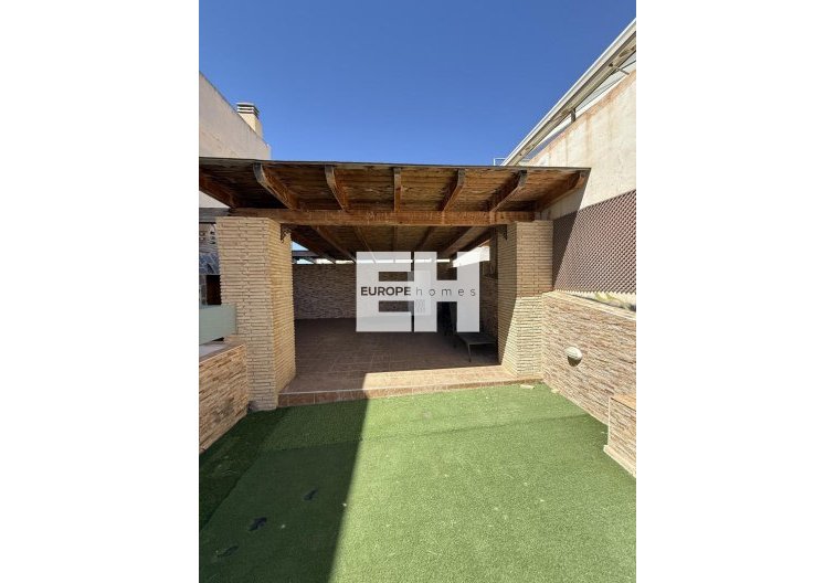 Resale - town house - Torrevieja