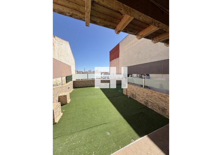 Resale - town house - Torrevieja