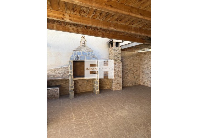 Resale - town house - Torrevieja