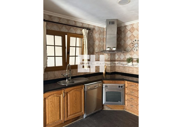 Resale - town house - Torrevieja