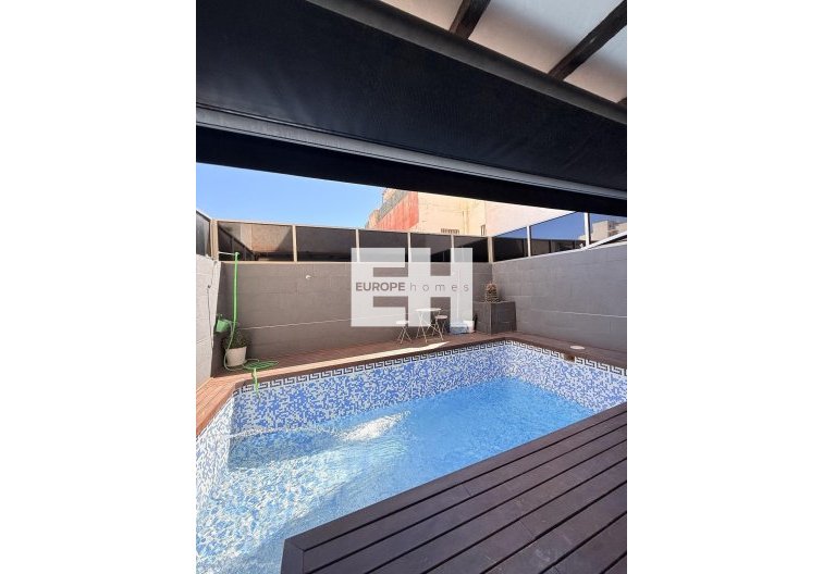 Resale - town house - Torrevieja