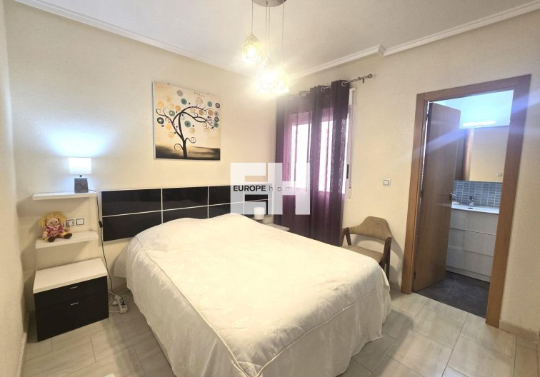 Wiederverkauf - Wohnung - Torrevieja - Centro