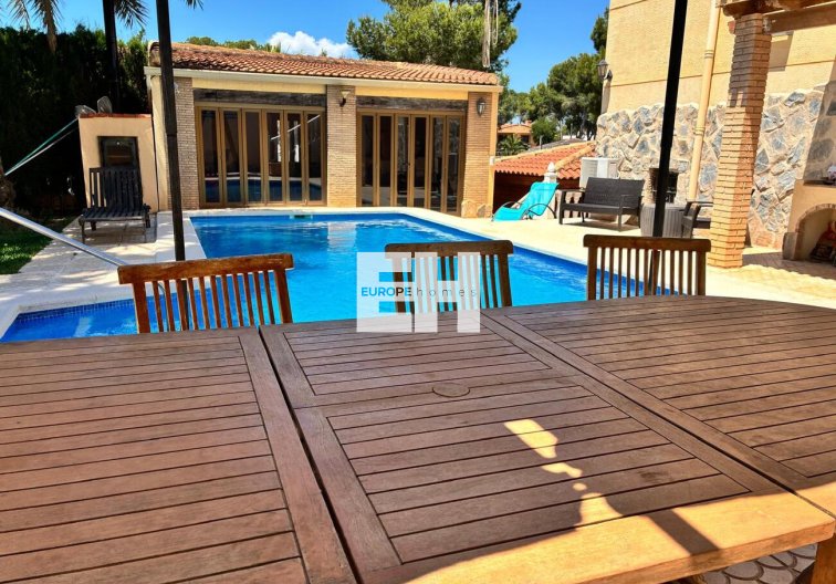 Herverkoop - villa - Los Balcones - Costa Blanca